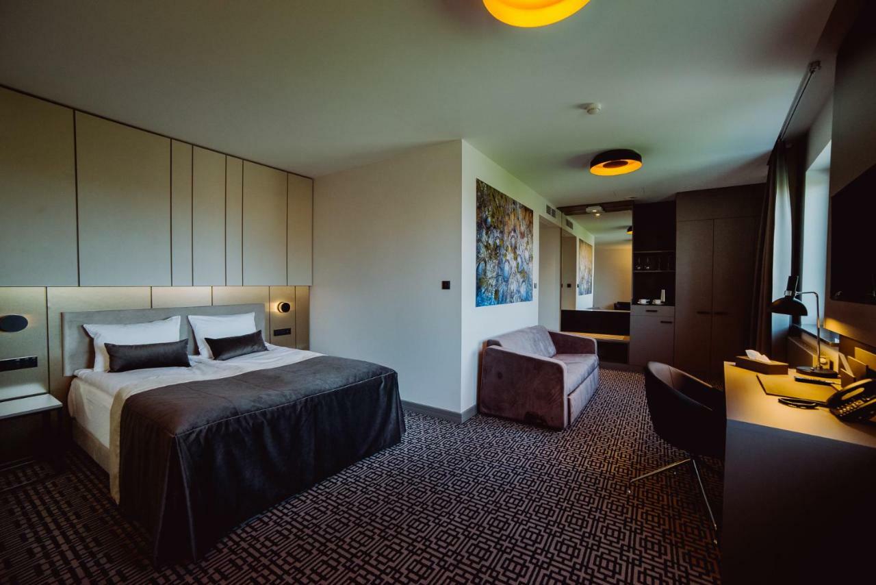Hotel Evva Tarnobrzeg Extérieur photo
