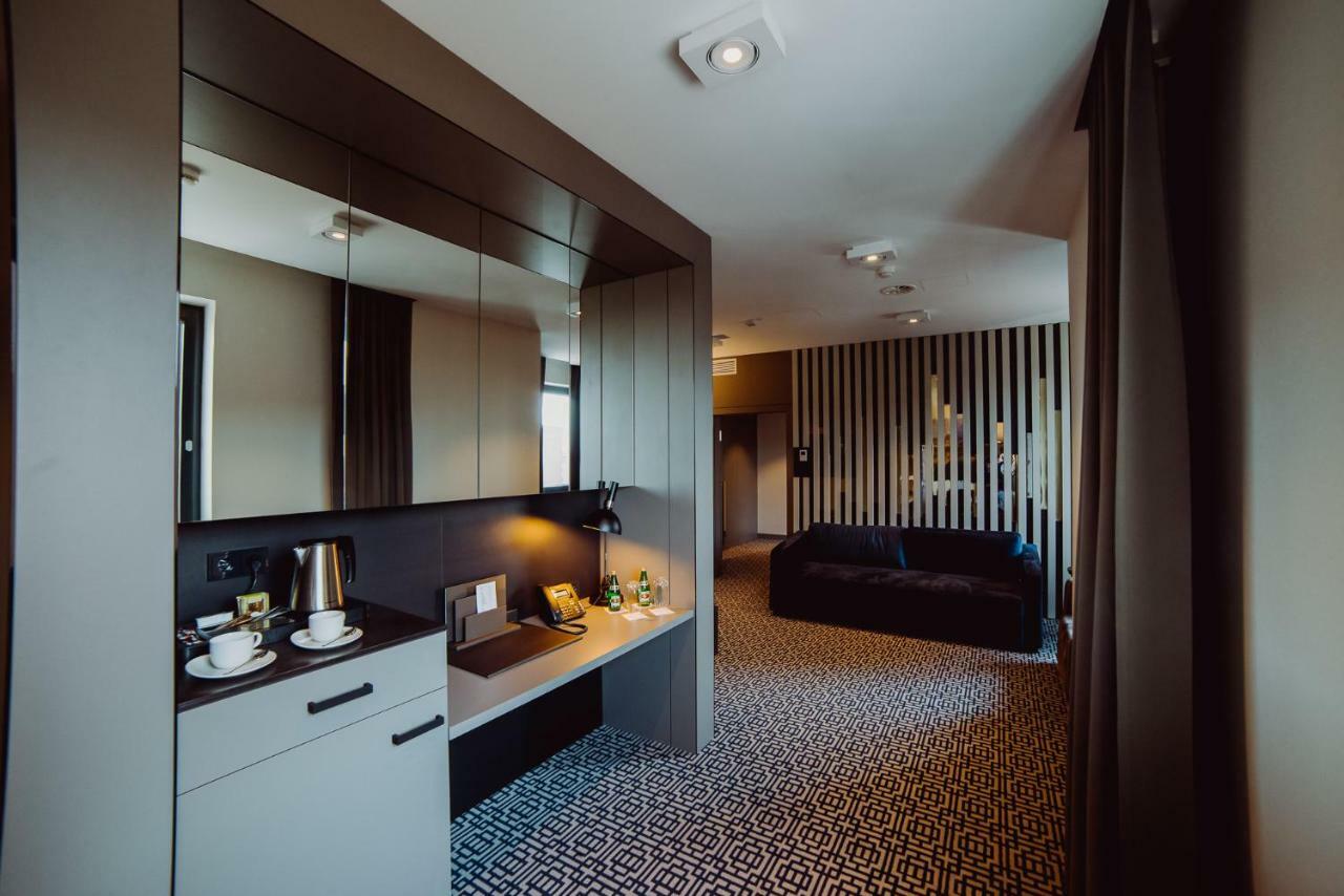 Hotel Evva Tarnobrzeg Extérieur photo