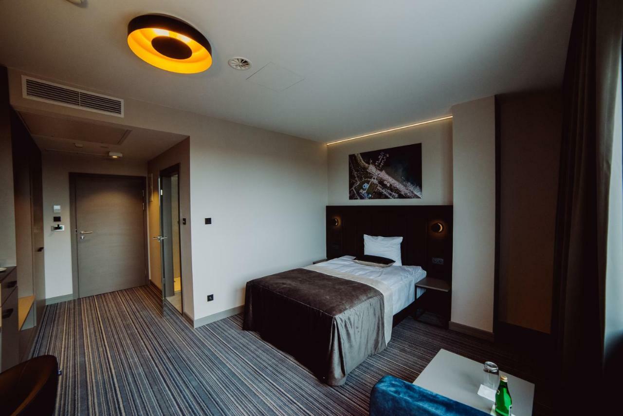 Hotel Evva Tarnobrzeg Extérieur photo